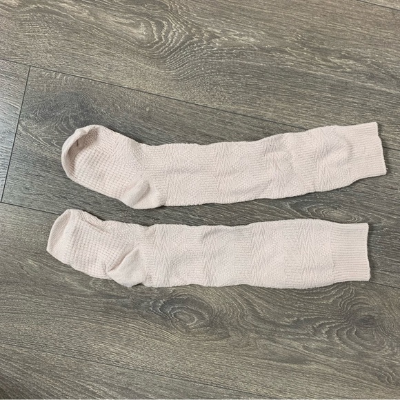 Women’s Stylish Beige Pink Buttoned Socks Stockings - Picture 4 of 9